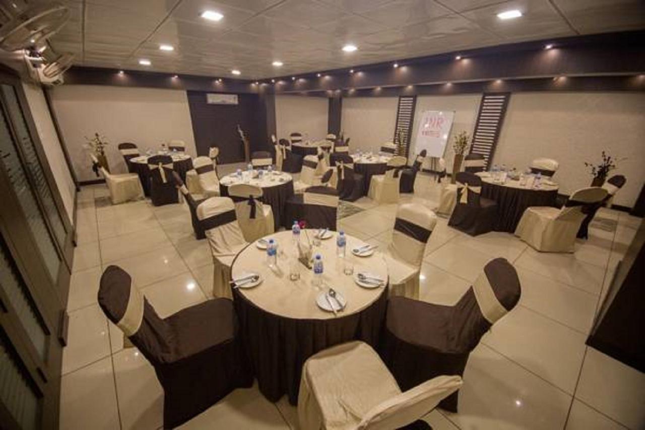 Anr Hotels Lucknow Luaran gambar